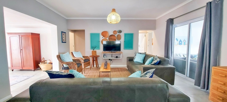 4 Bedroom Property for Sale in Struisbaai Western Cape